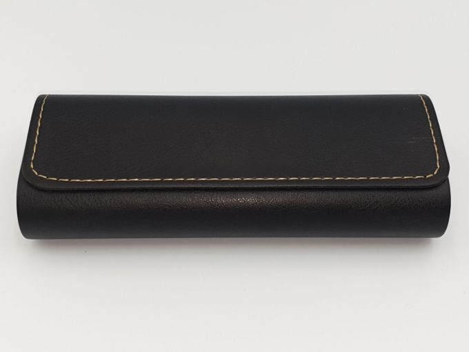 Футляр для окулярів